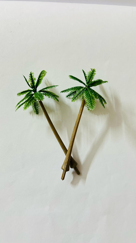 Miniature Plastic Palm Trees – Tropical Vibes in Tiny Form (Set of 2)